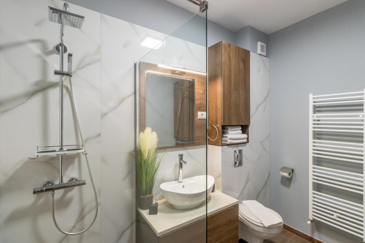 Modern Downtown Apartment كلوج-نابوكا المظهر الخارجي الصورة